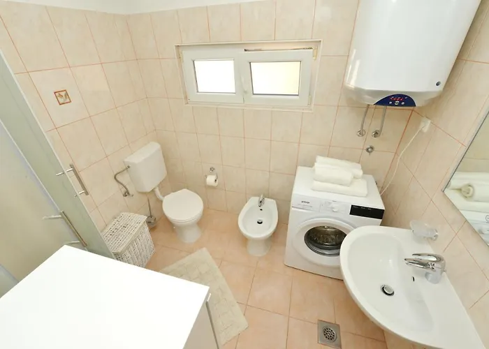 Lorena Apartman *