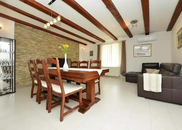 Lorena Apartman *