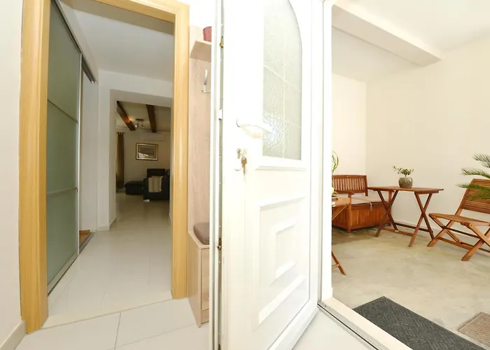 Apartman Lorena *
