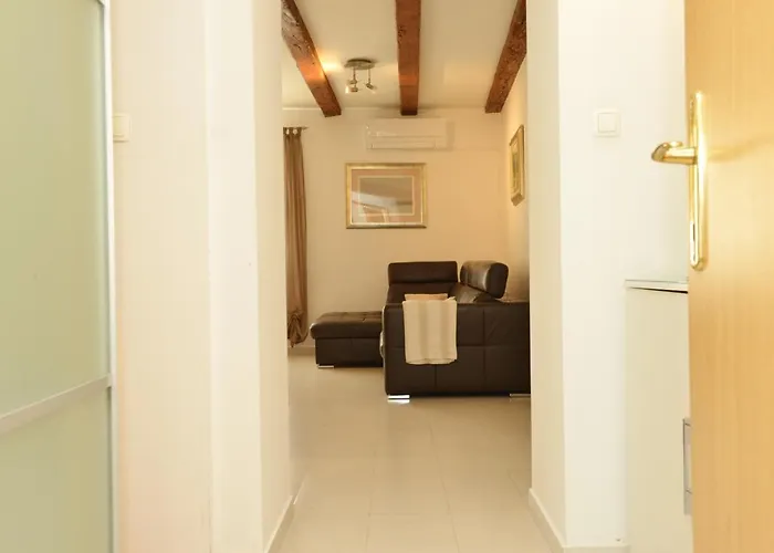 Apartman Lorena *